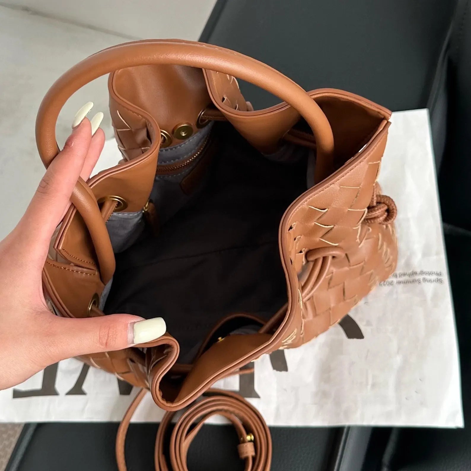 Diamond Woven Drawstring Bucket Handbag With Crossbody Strap